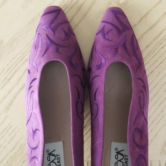 Purple suede shoes. - Picture 4 of 4